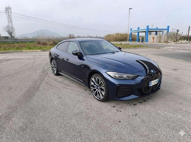 Usado BMW i4 400 kW (544 CV) 2022 Azul Berlina