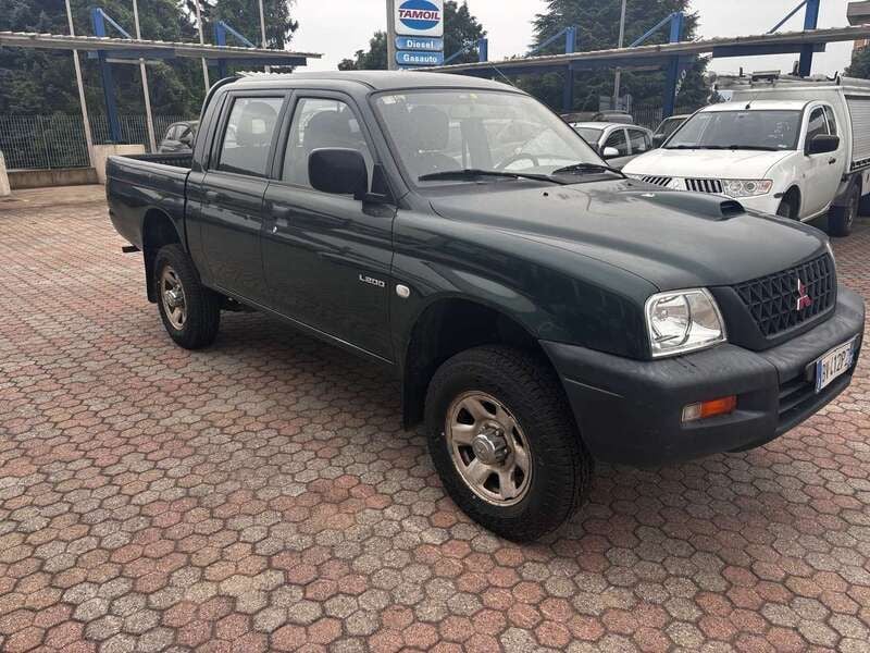 Usata Mitsubishi L200 116 CV (85 kW) 2001 Verde Pick-up