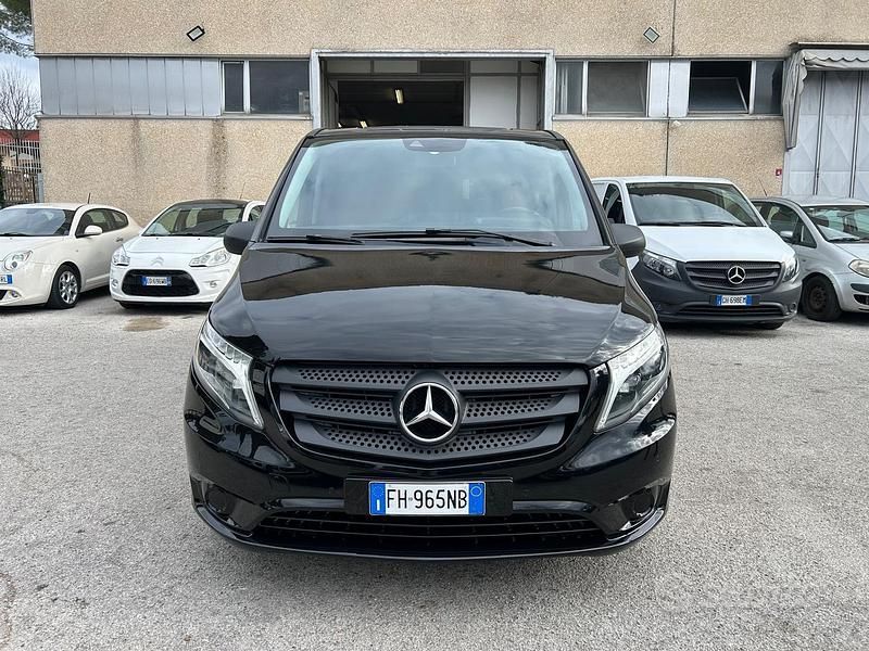 Usata Mercedes Vito 136 CV (100 kW) 2017 Nero Furgone