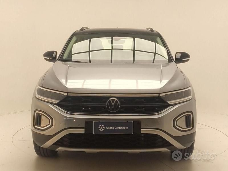 Usata VW T-Roc Life 150 CV (110 kW) 2024 Grigio SUV