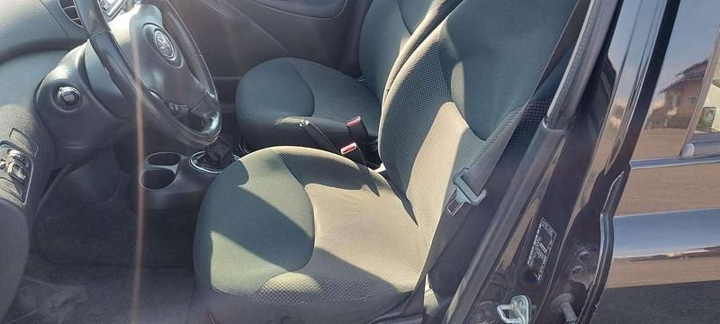 Usata Toyota Yaris Edition 75 CV (55 kW) 2005 Berlina