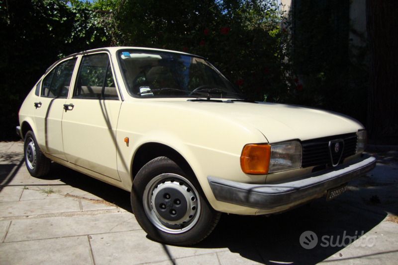 Bianco Usata 1981 Alfa Romeo Alfasud Tre volumi | 5000 € - Immagine 1/3