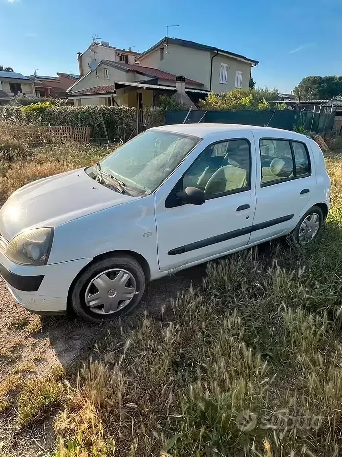 Usata Renault Clio II 58 CV (42 kW) 2005 Bianco Berlina