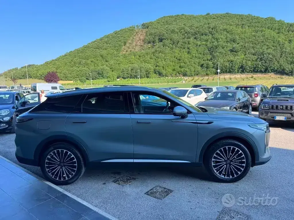 Nuova Omoda 9 143 CV (105 kW) 2026 Grigio SUV