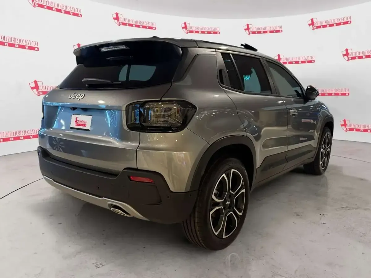Nuova Jeep Avenger Summit 101 CV (74 kW) 2026 Grigio SUV