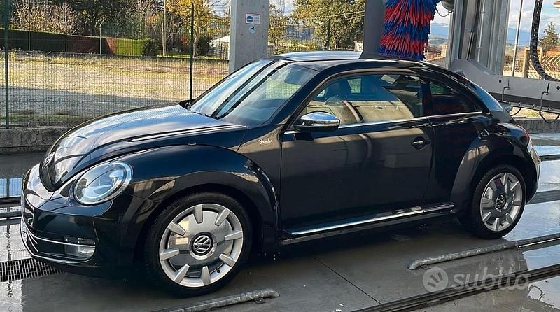 Usata VW Beetle Edition 140 CV (102 kW) 2013 Nero Utilitaria