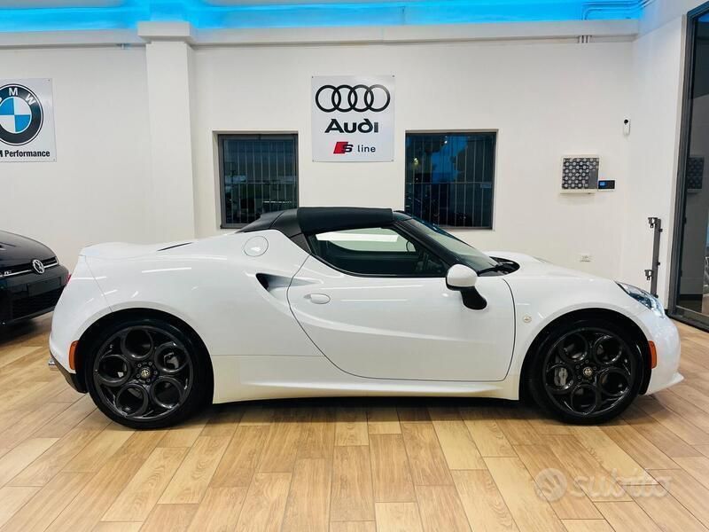 Usata Alfa Romeo 4C 240 CV (176 kW) 2016 Bianco Cabrio
