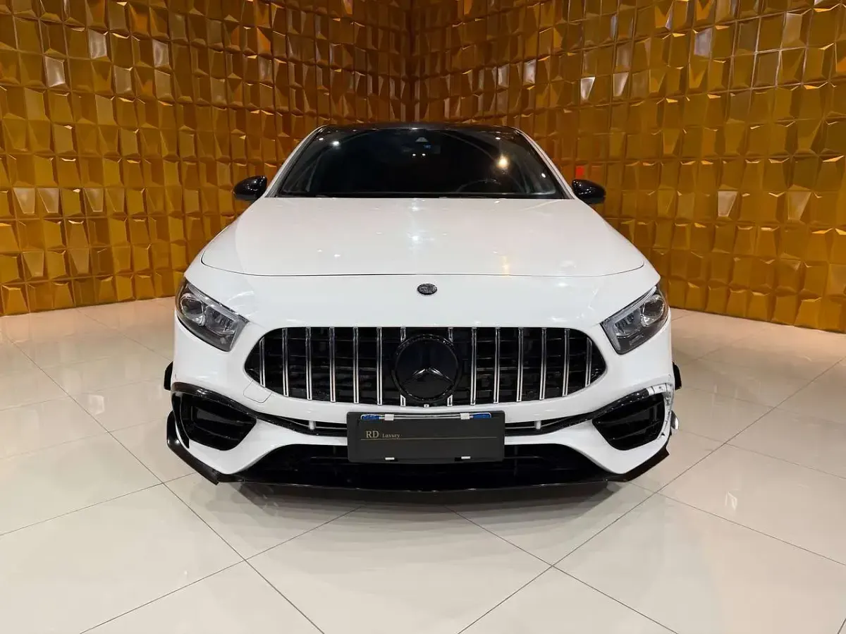Usata Mercedes A180 AMG 136 CV (100 kW) 2019 Bianco Berlina