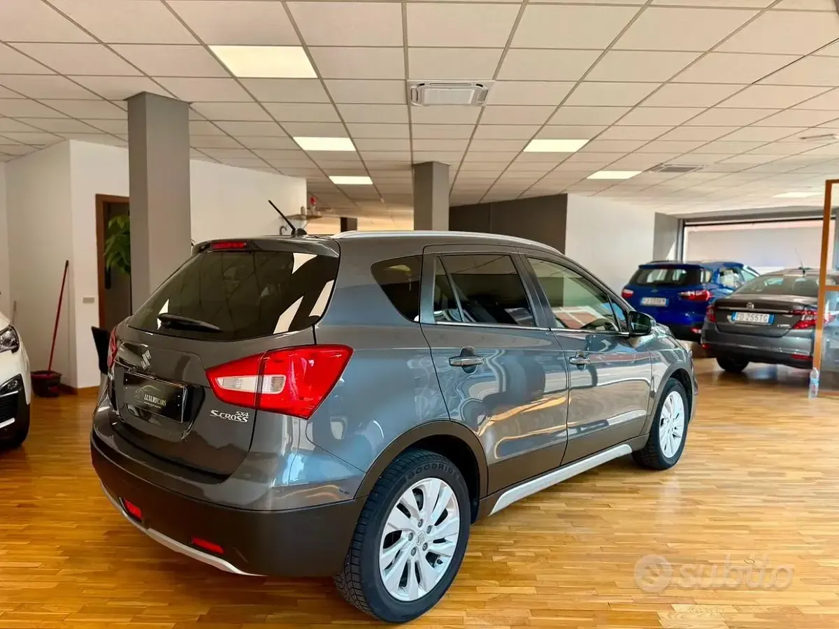 Usata Suzuki SX4 S-Cross 111 CV (81 kW) 2019 Grigio SUV