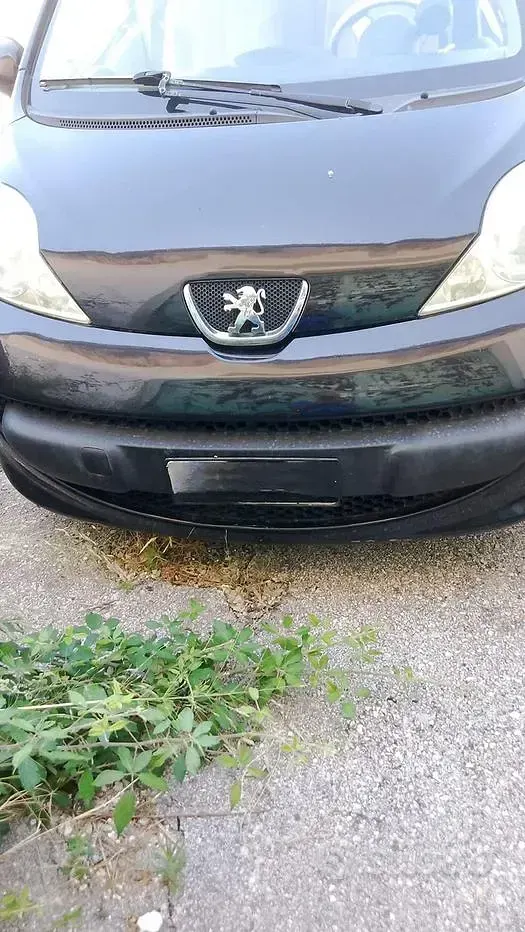 Usata Peugeot 107 68 CV (50 kW) 2010 Nero Utilitaria