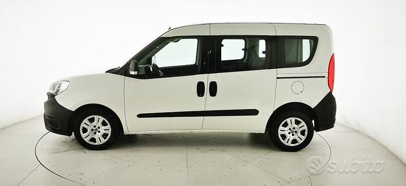 Usata Fiat Doblò 90 CV (66 kW) 2015 Bianco Monovolume
