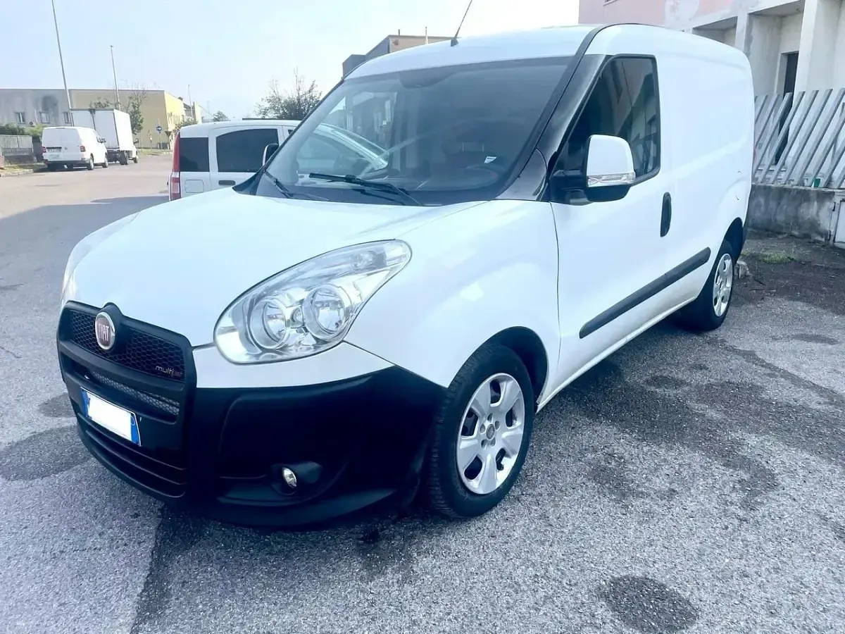 Usata Fiat Doblò Active 90 CV (66 kW) 2011 Bianco Monovolume