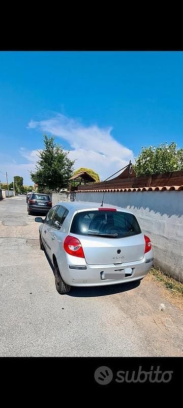 Usata Renault Clio III 90 CV (66 kW) 2008 Grigio Utilitaria