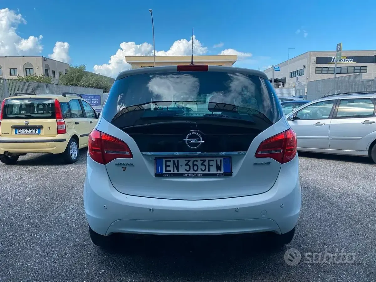 Usata Opel Meriva 95 CV (69 kW) 2012 Bianco Monovolume