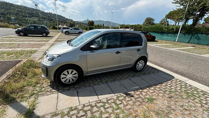 Usata VW up! 68 CV (50 kW) 2016 Grigio Utilitaria