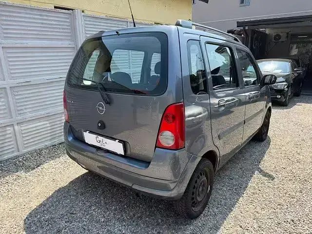 Usata Opel Agila 60 CV (44 kW) 2006 Grigio Monovolume