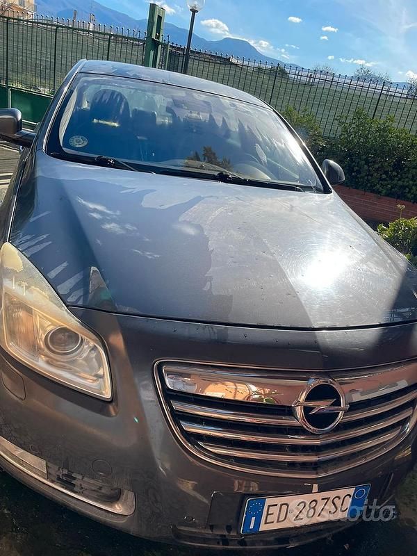 Usata Opel Insignia 160 CV (117 kW) 2010 Grigio Berlina