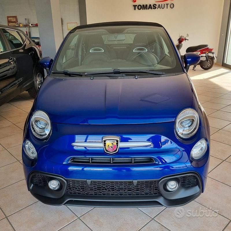 Usata Abarth 595C 145 CV (106 kW) 2017 Blu Cabrio