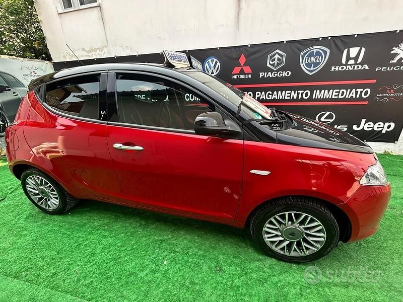 Usata Lancia Ypsilon 60 CV (44 kW) 2015 Rosso Utilitaria