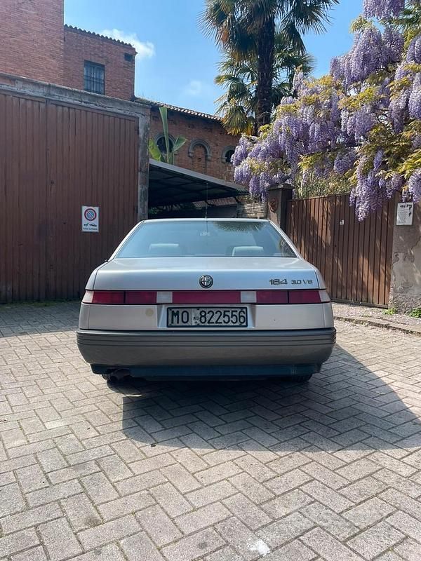 Usata Alfa Romeo 164 188 CV (138 kW) 1989 Grigio Berlina