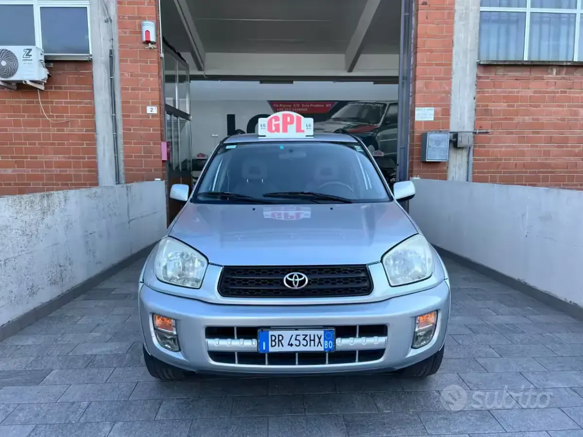 Usata Toyota RAV4 Sol 150 CV (110 kW) 2001 SUV