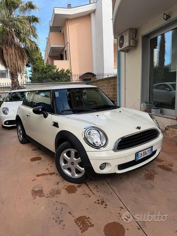 Usata Mini ONE 74 CV (54 kW) 2010 Beige Utilitaria