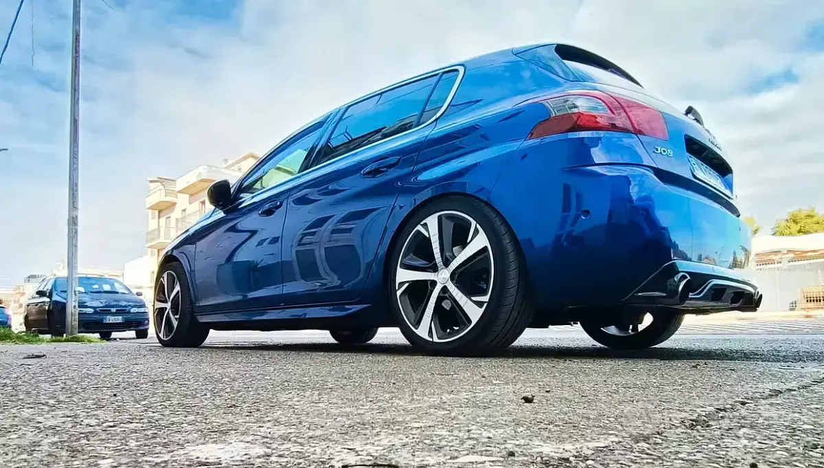 Usata Peugeot 308 GT-line 180 CV (132 kW) 2018 Blu Berlina