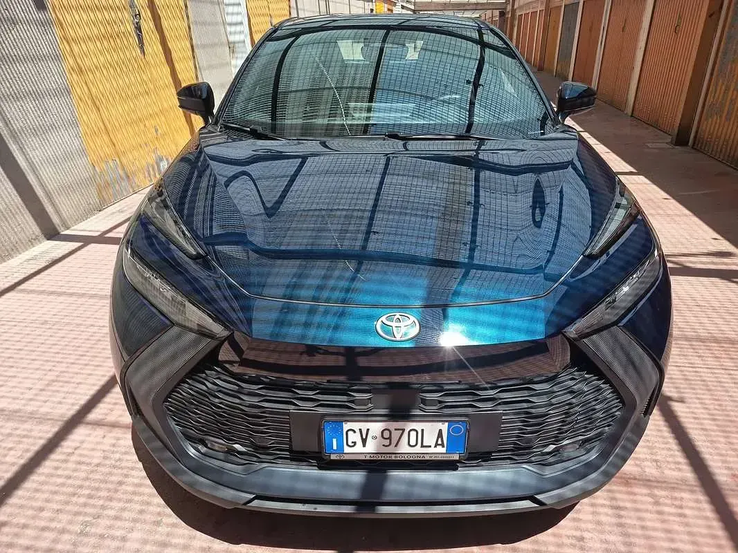 Usata Toyota C-HR Active 98 CV (72 kW) 2024 Blu/azzurro SUV