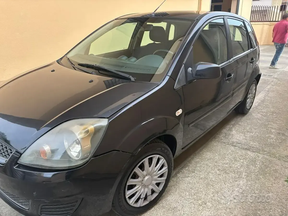 Usata Ford Fiesta 68 CV (50 kW) 2007 Utilitaria
