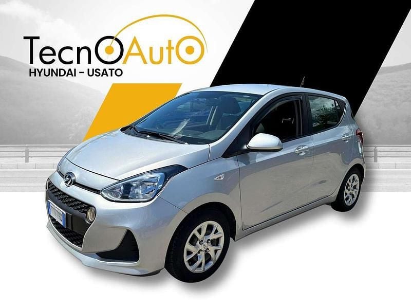 Grigio chiaro Usata 2020 Hyundai i10 Due volumi | 11.000 € (Buon prezzo) - Immagine 1/4