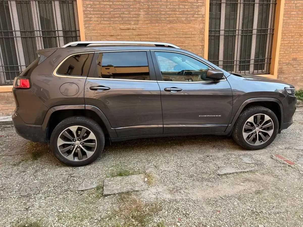 Usata Jeep Cherokee Overland 200 CV (147 kW) 2019 Grigio SUV