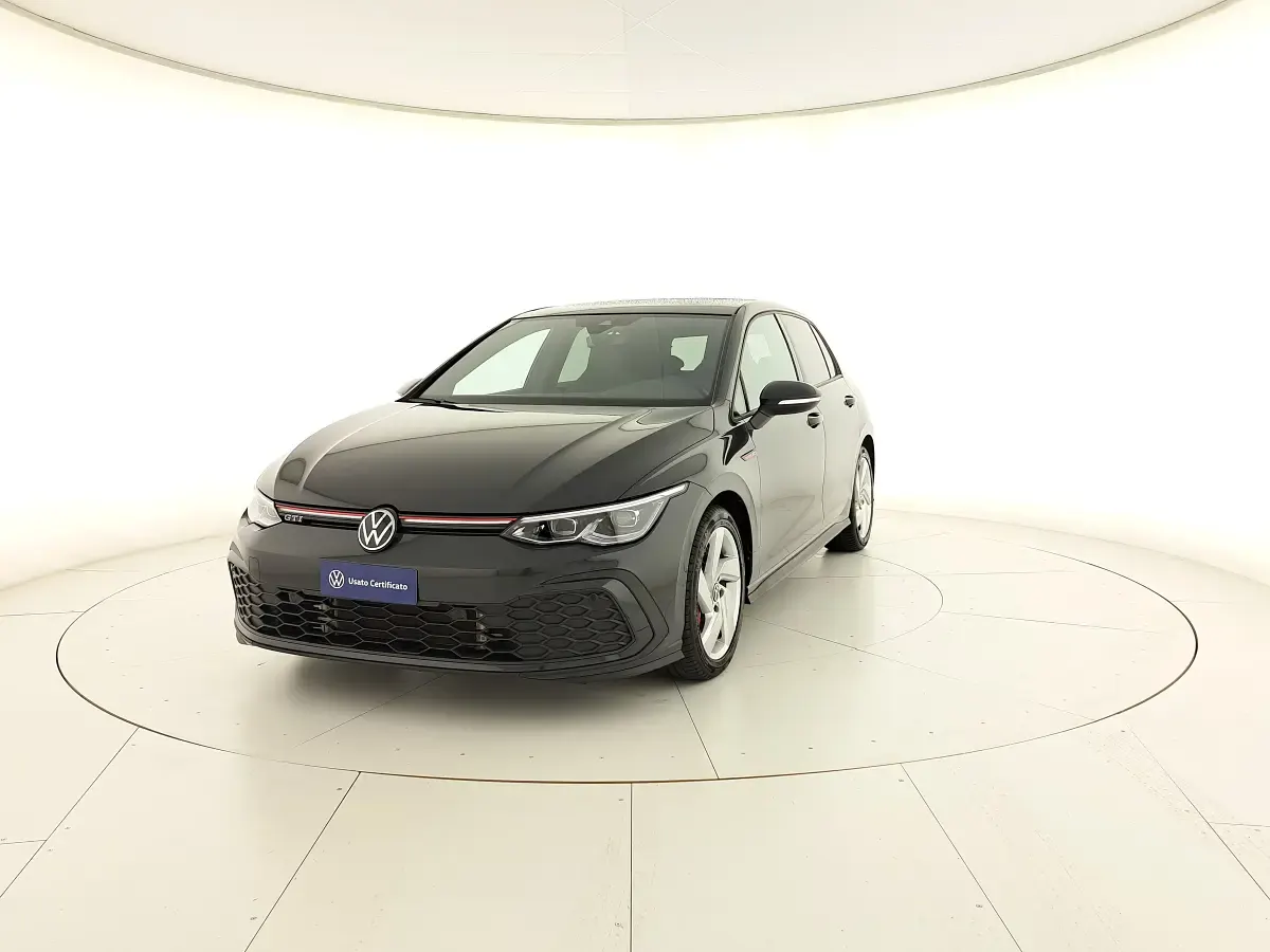 Usata VW Golf VIII GTI 245 CV (180 kW) 2024 Urano grey Berlina
