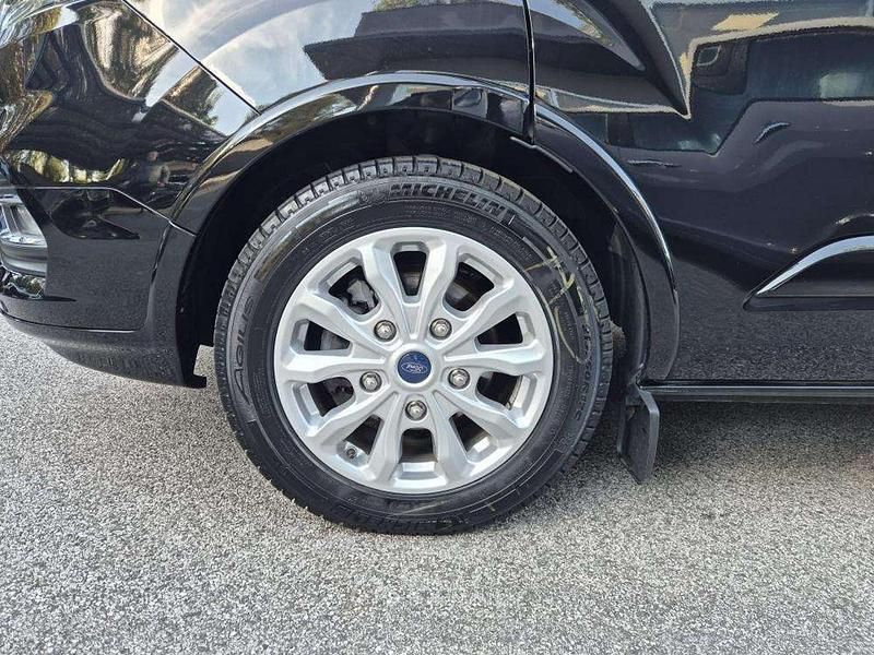 Usata Ford Tourneo Titanium 131 CV (96 kW) 2022 Nero Monovolume