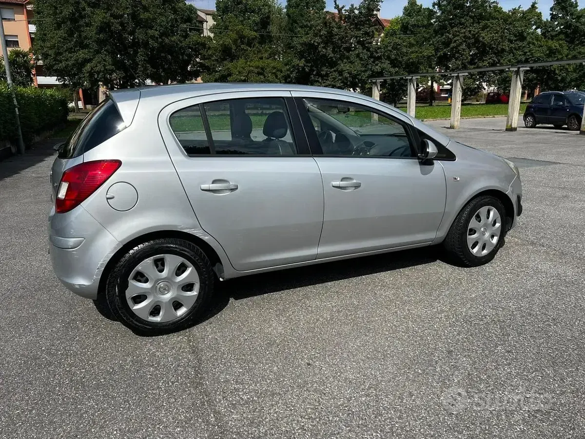Usata Opel Corsa 2014 Grigio Utilitaria