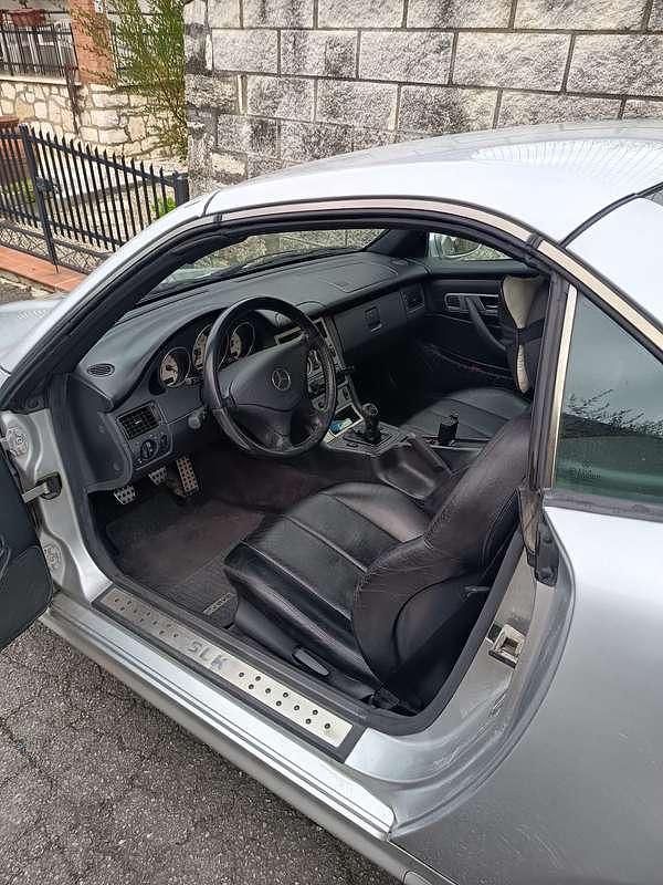 Usata Mercedes SLK200 163 CV (119 kW) 2000 Argento Cabrio