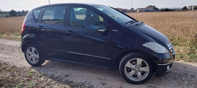 Usata Mercedes A180 Avantgarde 109 CV (80 kW) 2009 Nero Berlina