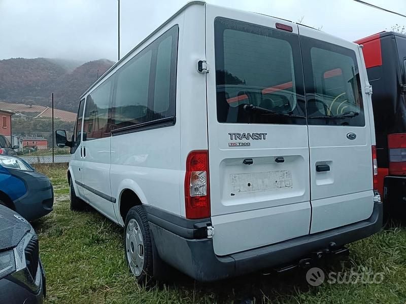 Begagnad Ford Transit 2011 Vit Sedan