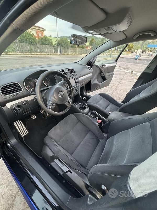 Usata VW Golf VI Trendline 105 CV (77 kW) 2010 Blu Utilitaria