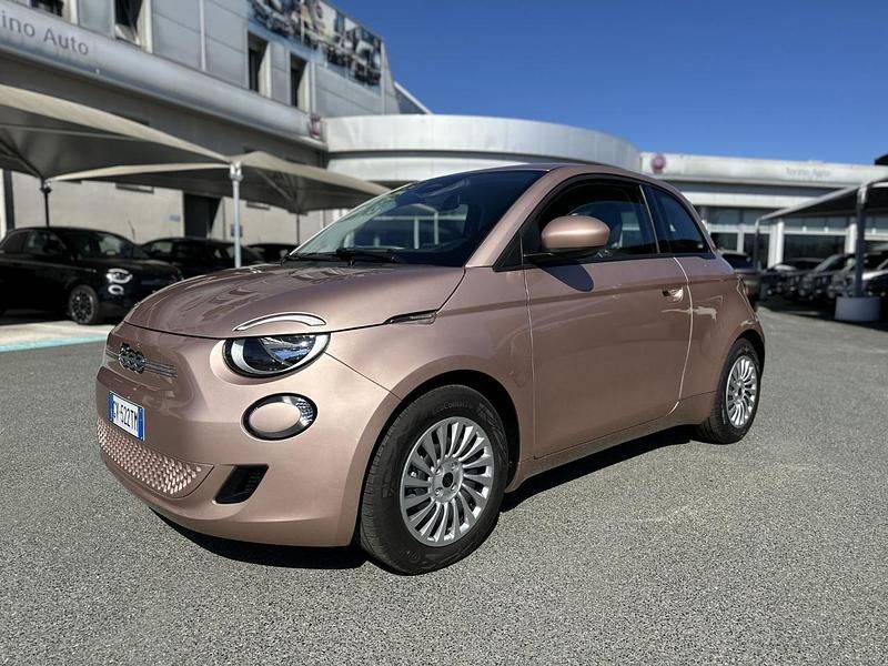 Usata Fiat 500e Action 42 kW (58 CV) 2024 Rosa Berlina