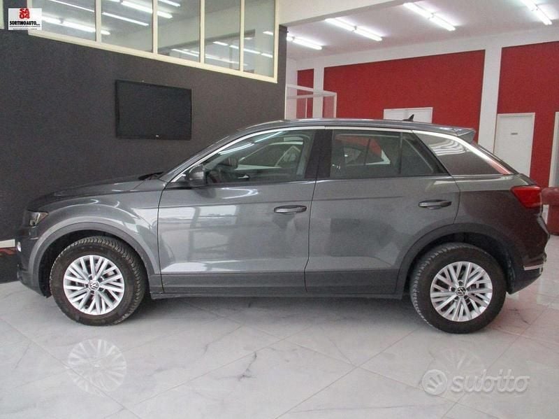 Usata VW T-Roc Business 110 CV (80 kW) 2021 Grigio SUV