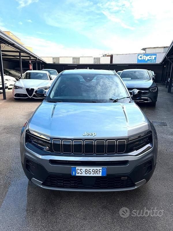 Usado Jeep Avenger Altitude 101 CV (74 kW) 2024 Gris SUV
