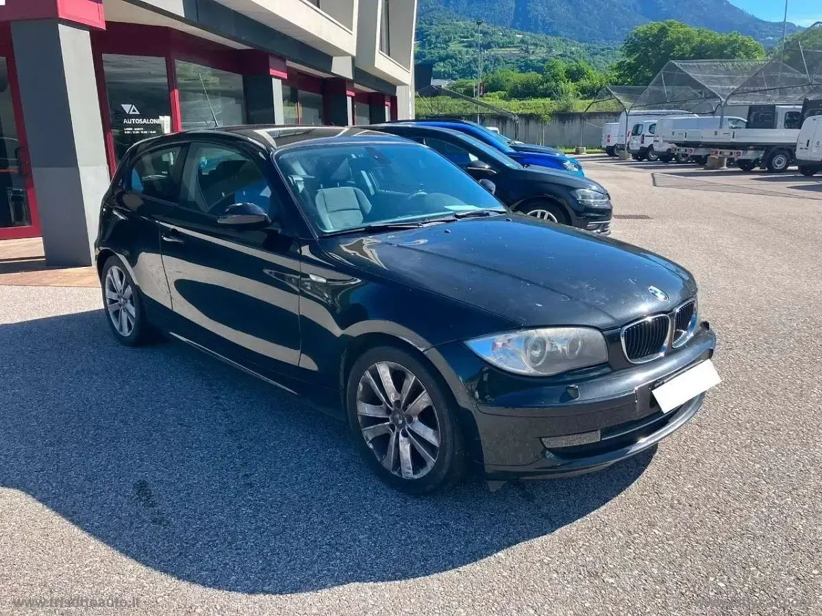 Usata BMW 118 143 CV (105 kW) 2009 Nero Utilitaria