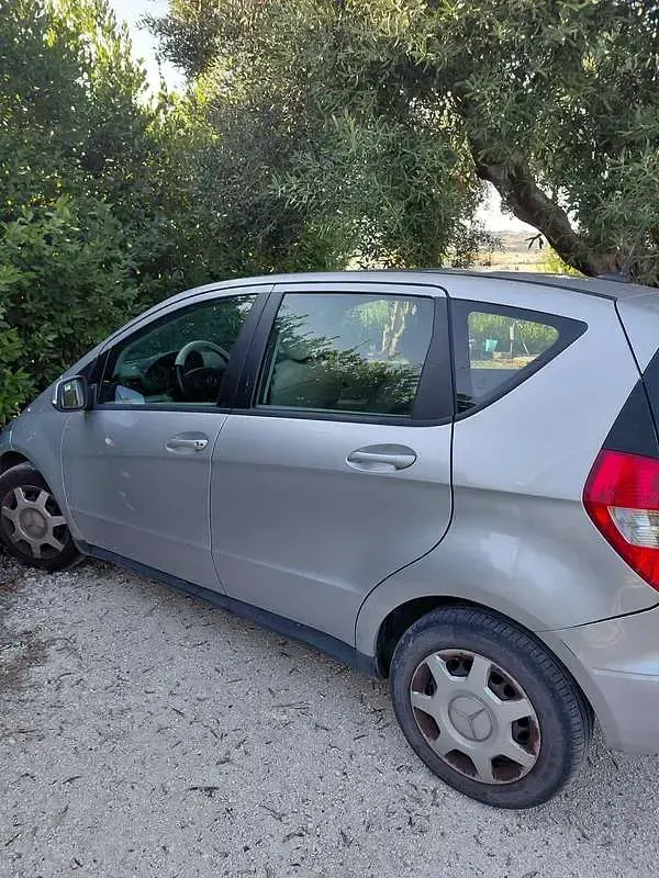 Usata Mercedes A160 Elegance 95 CV (69 kW) 2011 Grigio Utilitaria