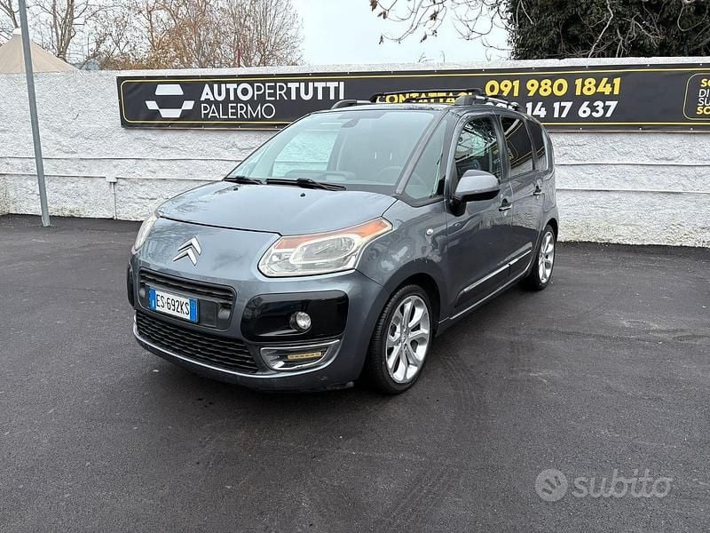 Grigio Usata 2009 Citroën C3 Picasso Exclusive Monovolume | 4900 € (Cara) - Immagine 1/4