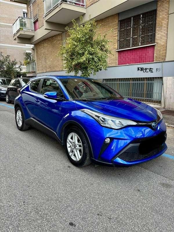 Usata Toyota C-HR Business Edition 98 CV (72 kW) 2022 Blu/azzurro SUV