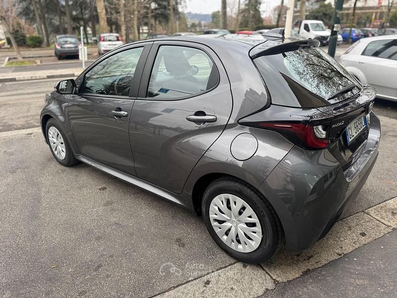 Usata Mazda 2 116 CV (85 kW) 2022 Gray Berlina