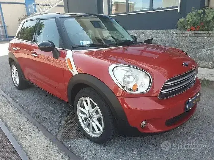 Usata Mini Cooper D Countryman 111 CV (81 kW) 2015 Rosso SUV