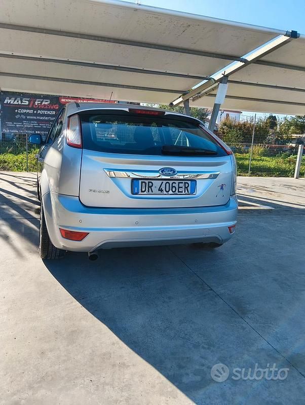 Usata Ford Focus Titanium 90 CV (66 kW) 2008 Grigio Berlina