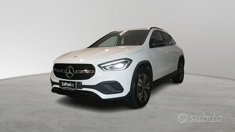 Usata Mercedes GLA180 116 CV (85 kW) 2021 Bianco SUV