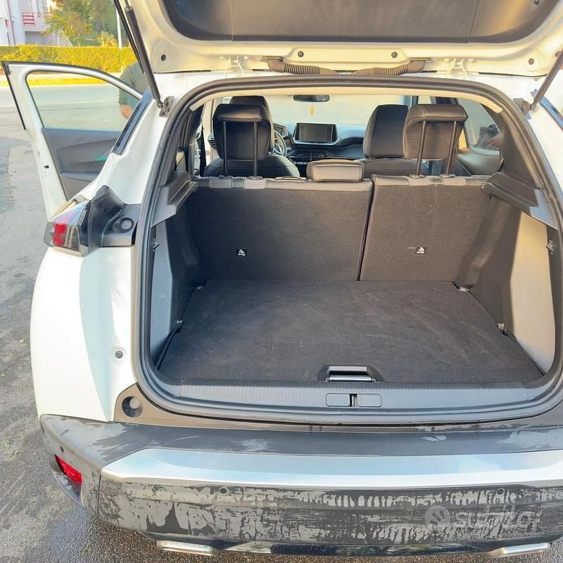 Usata Peugeot 2008 102 CV (75 kW) 2021 Bianco SUV